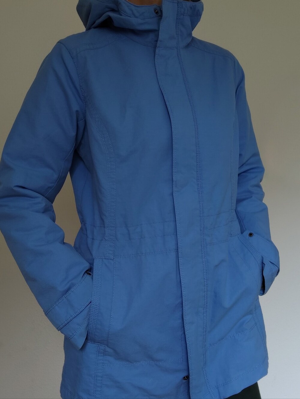 Eddie Bauer Hooded Rain Jacket  / Size Medium